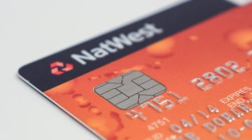 Hoe kun je een bankrekening in het buitenland openen?